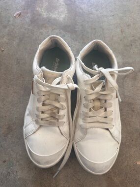 Dr. Scholl's Cream/White Low-Top Canvas Sneakers